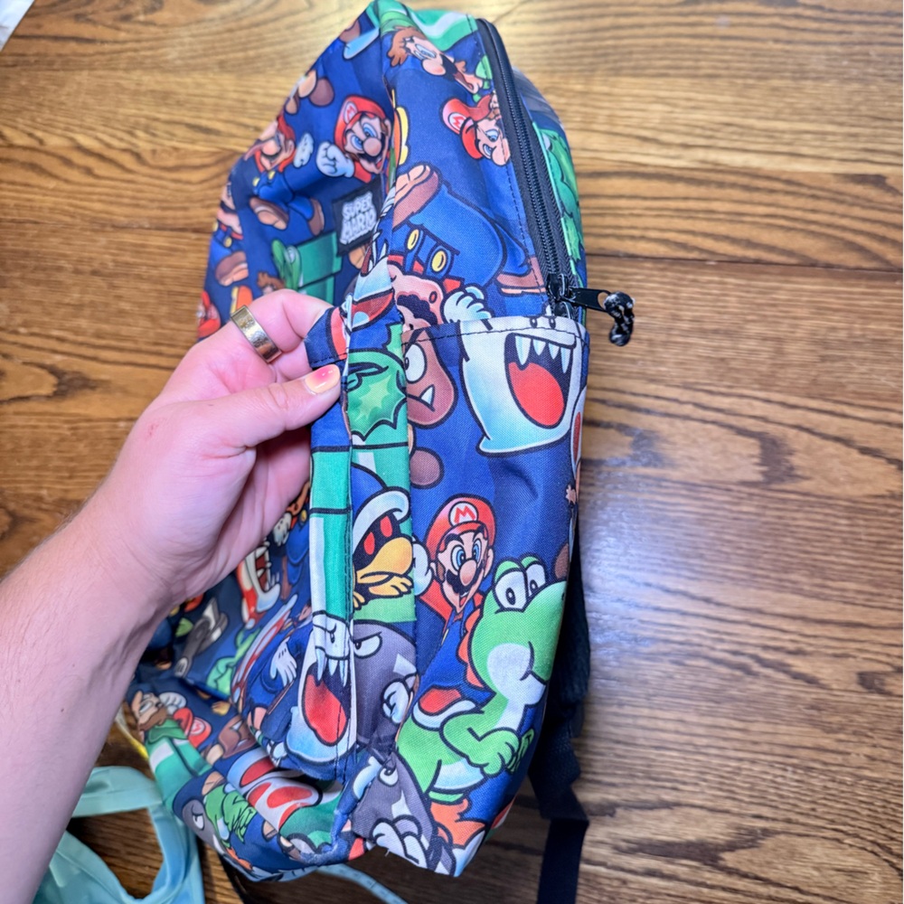 Super Mario Kids Backpack - Picture 6 of 7